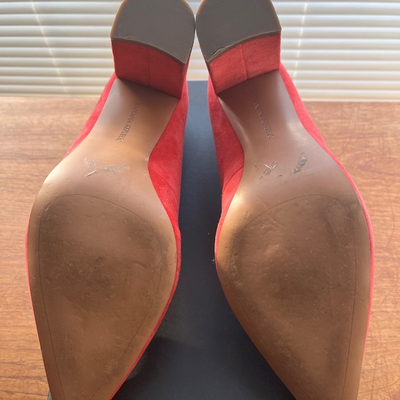 Sea-coral (pink/red) Banana Republic pointed toe pump! - Picture 3 of 7